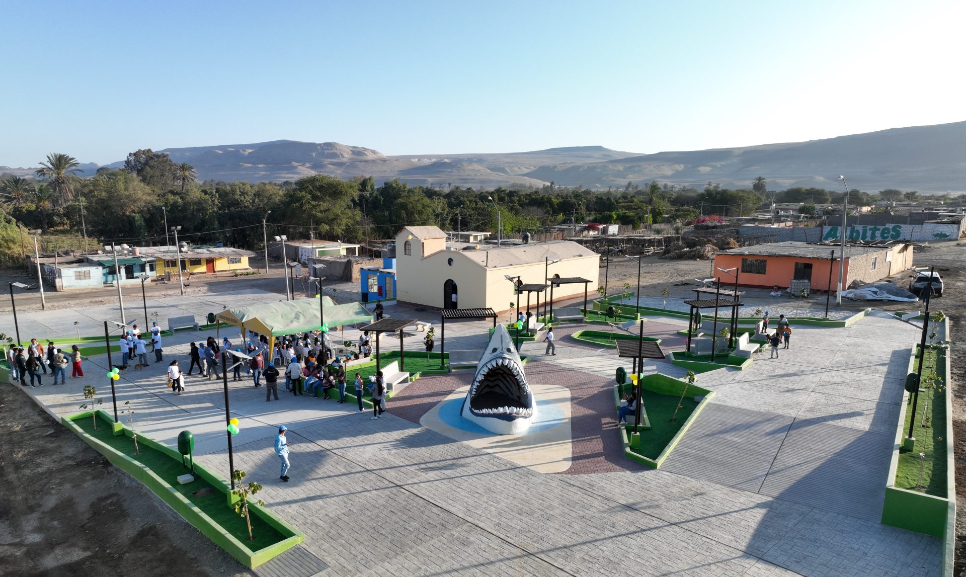 Construcción de la Plaza del Centro Poblado Cerro Blanco